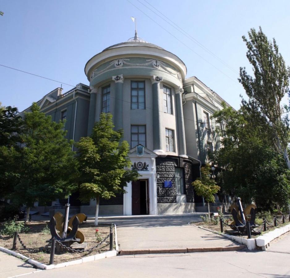 White House 2021 Very Center Kherson Exterior photo